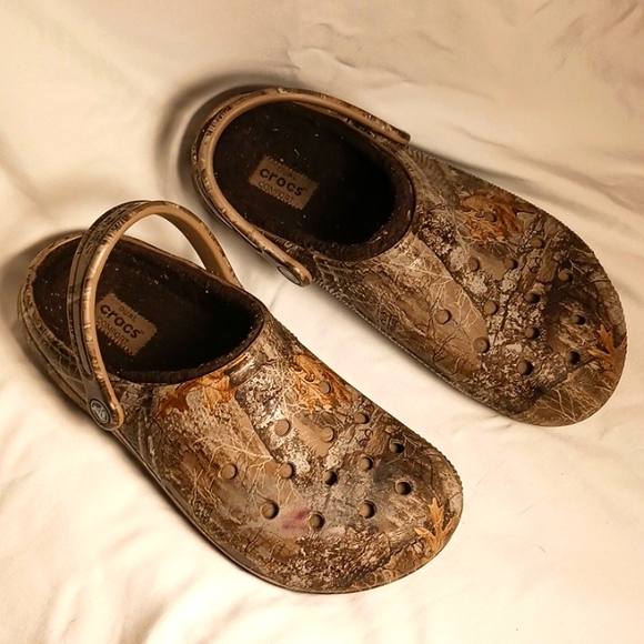 Crocs Lined Realtree Camo Clogs Unisex M9 or W11 - Picture 1 of 11